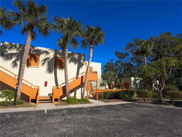 $2,500 | 133 Wild Palm Drive, Unit 133, Bradenton, FL 34210
