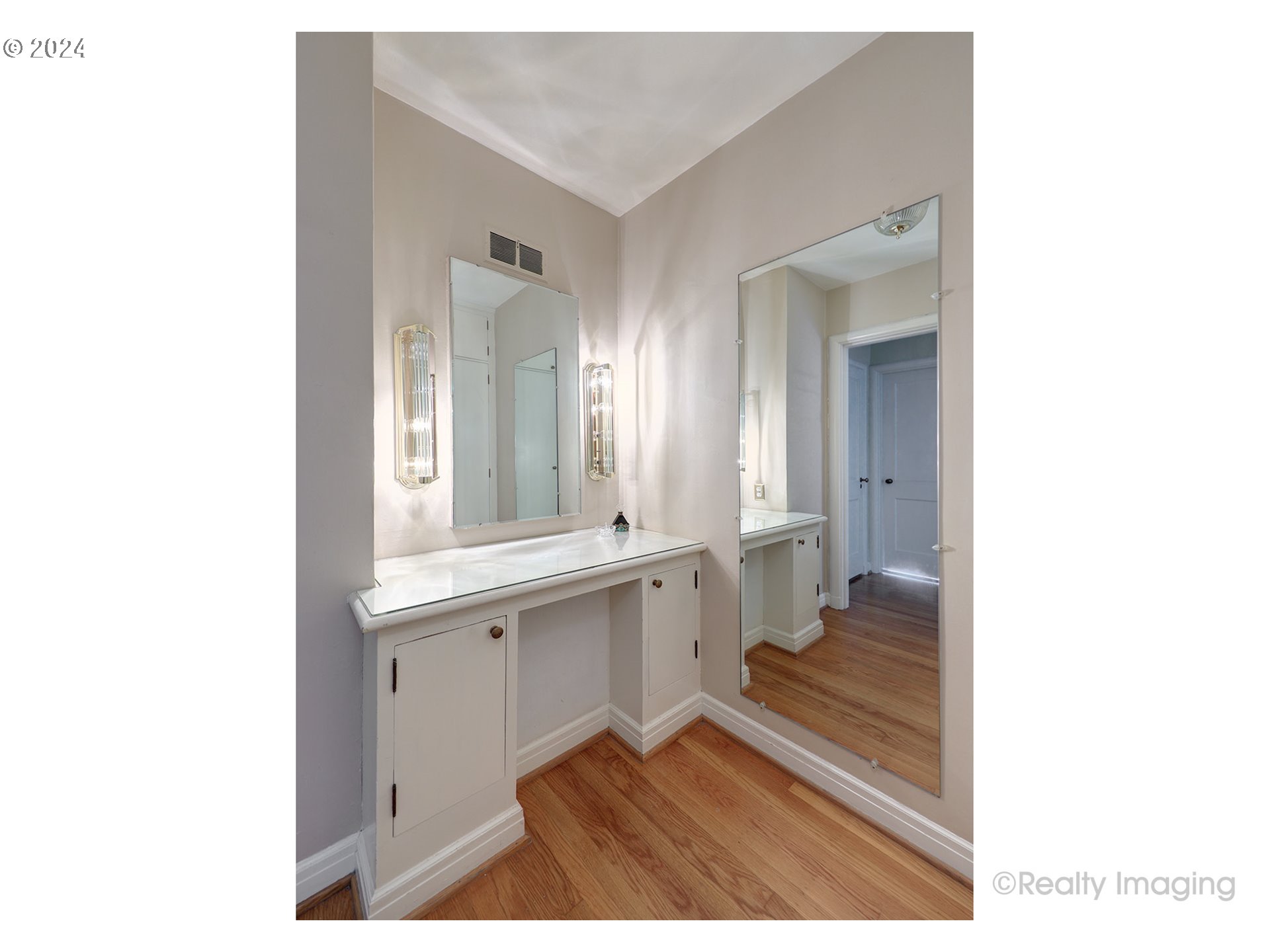 3045 Northwest Cumberland Road Portland, OR 97210 - Photo 28 of 46 Gallery Image 28