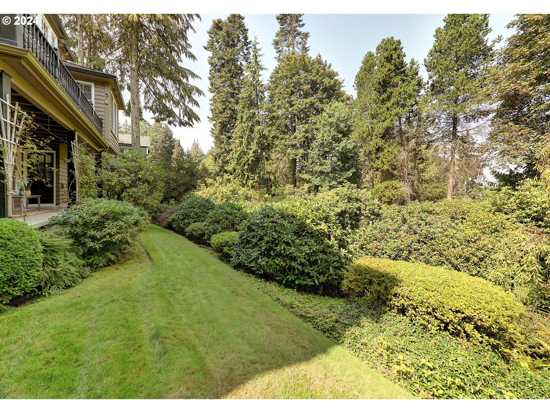3045 Northwest Cumberland Road Portland, OR 97210 - Photo 36 of 46 Backyard