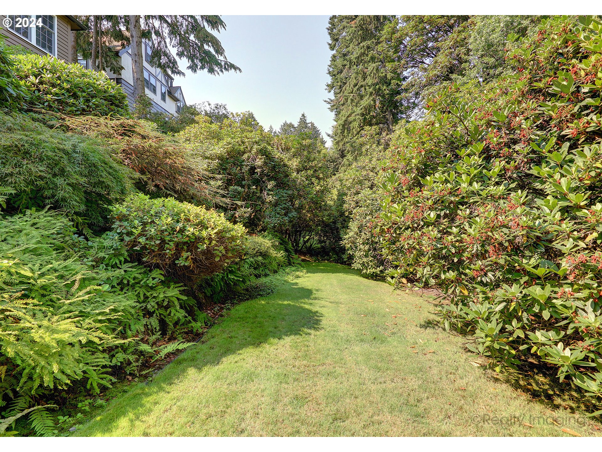 3045 Northwest Cumberland Road Portland, OR 97210 - Photo 37 of 46 Backyard