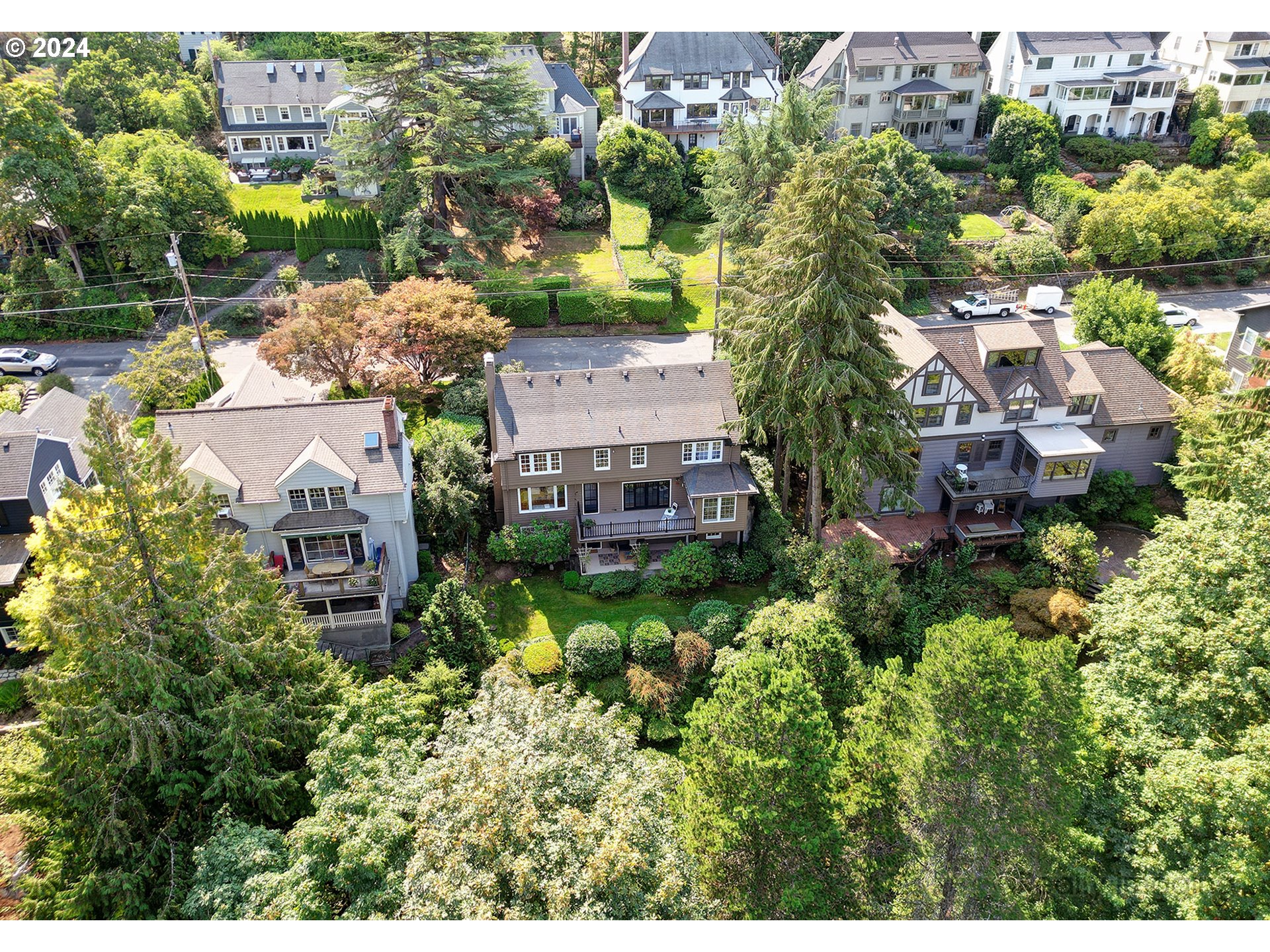 3045 Northwest Cumberland Road Portland, OR 97210 - Photo 43 of 46 Drone View/UAV