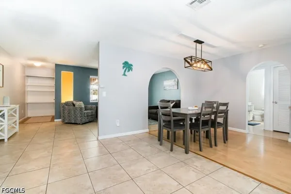 $2,300 | 922 Southeast 25th Lane, Cape Coral, FL 33904