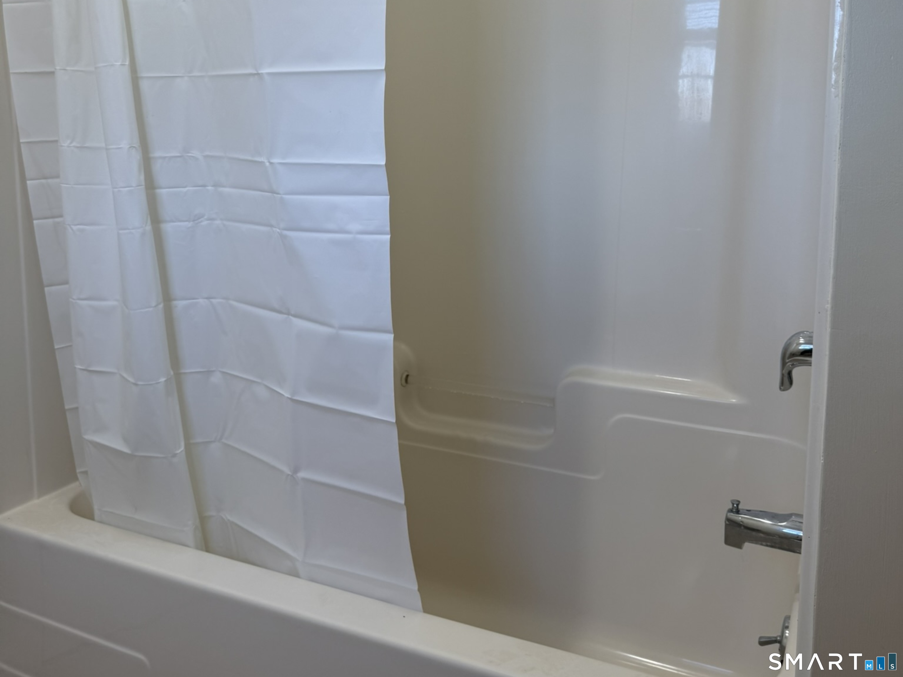 765 Hart Street Bridgeport, CT 06606 - Photo 29 of 31