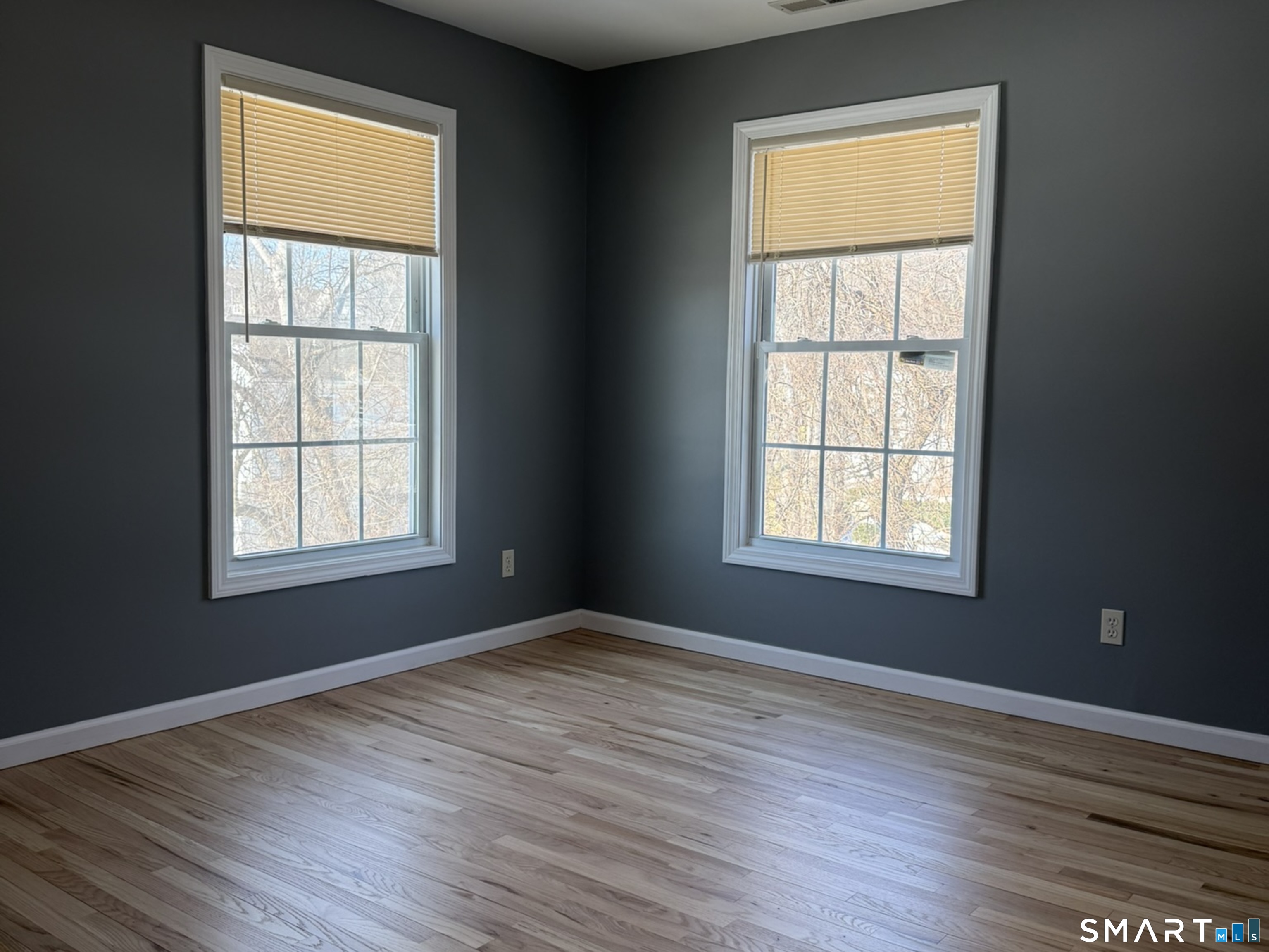 765 Hart Street Bridgeport, CT 06606 - Photo 4 of 31