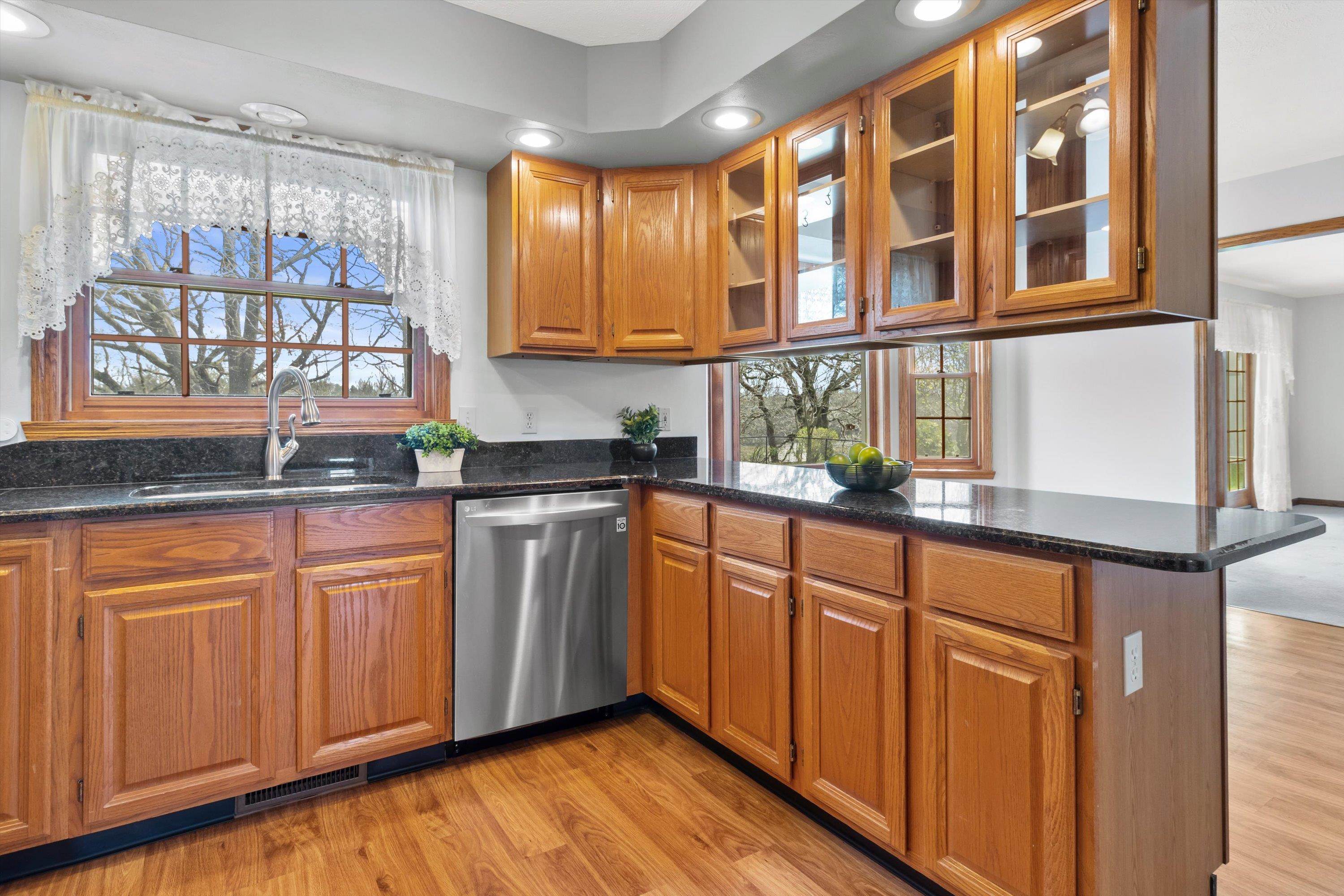 6237 South Edgewater Drive Beloit, WI 53511 - Photo 14 of 57