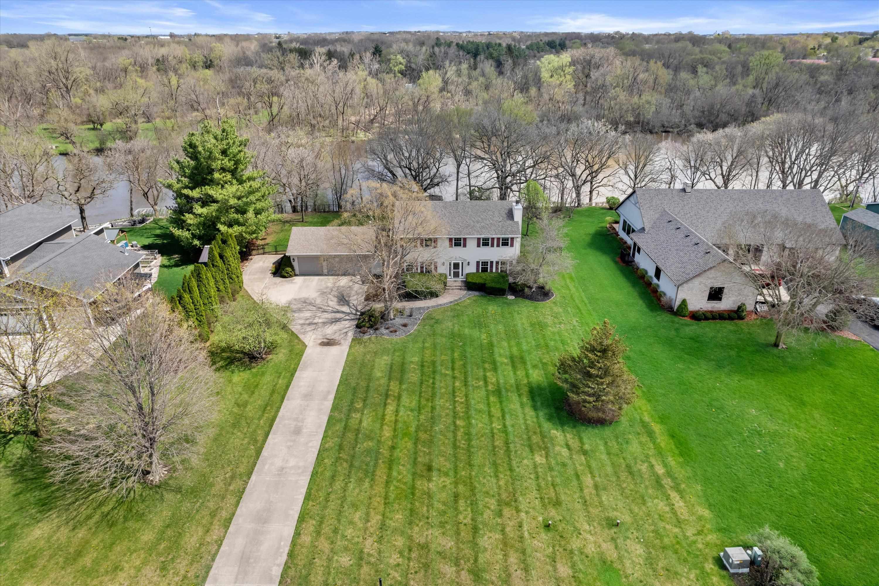 6237 South Edgewater Drive Beloit, WI 53511 - Photo 5 of 57