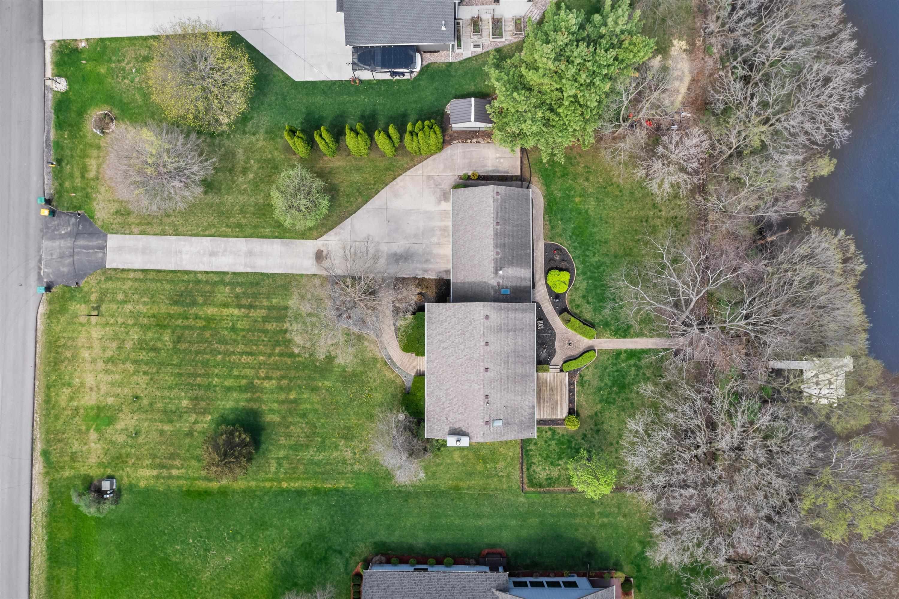 6237 South Edgewater Drive Beloit, WI 53511 - Photo 6 of 57