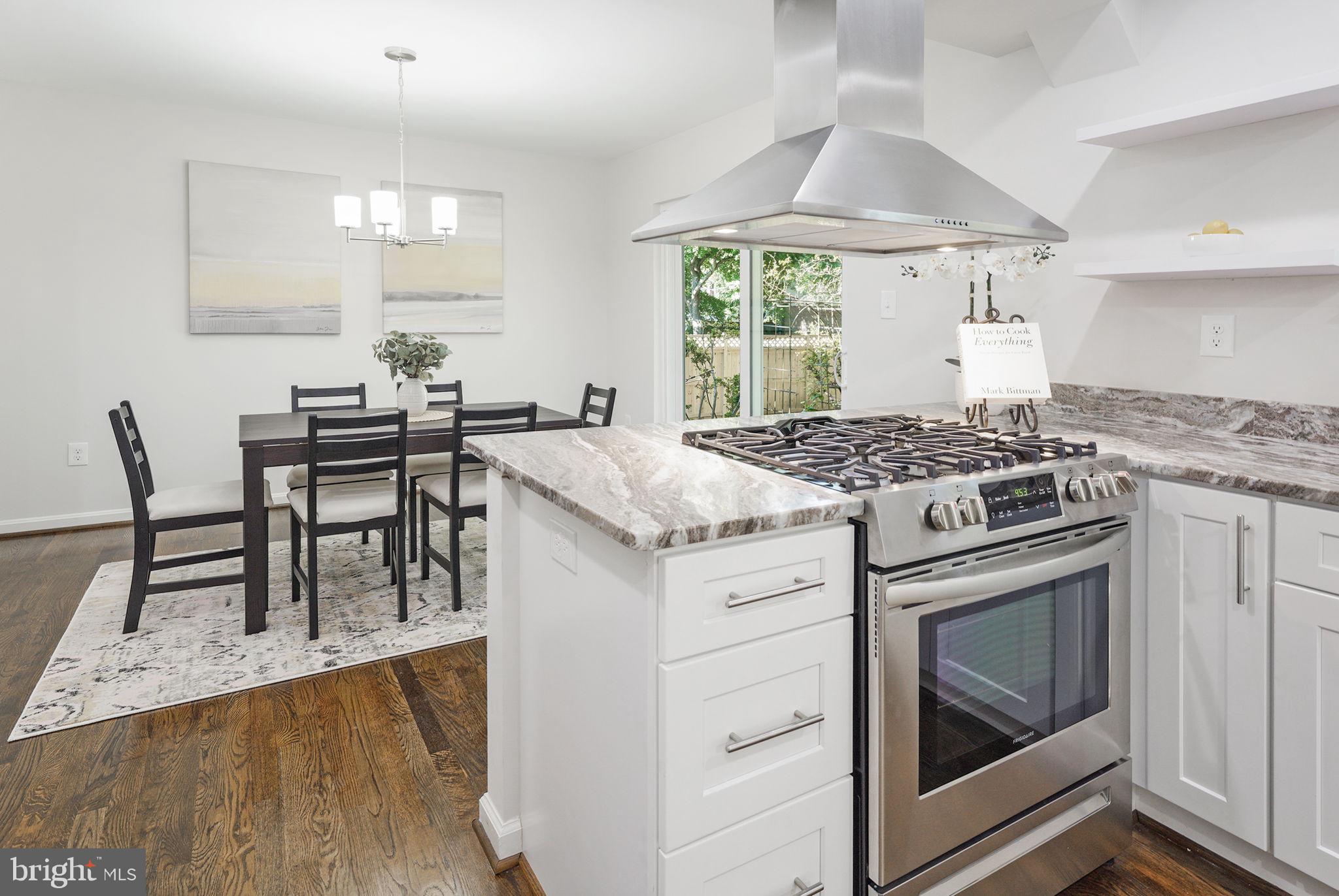 6814 Landor Lane Springfield, VA 22152 - Photo 11 of 38 5 burner gas stove
