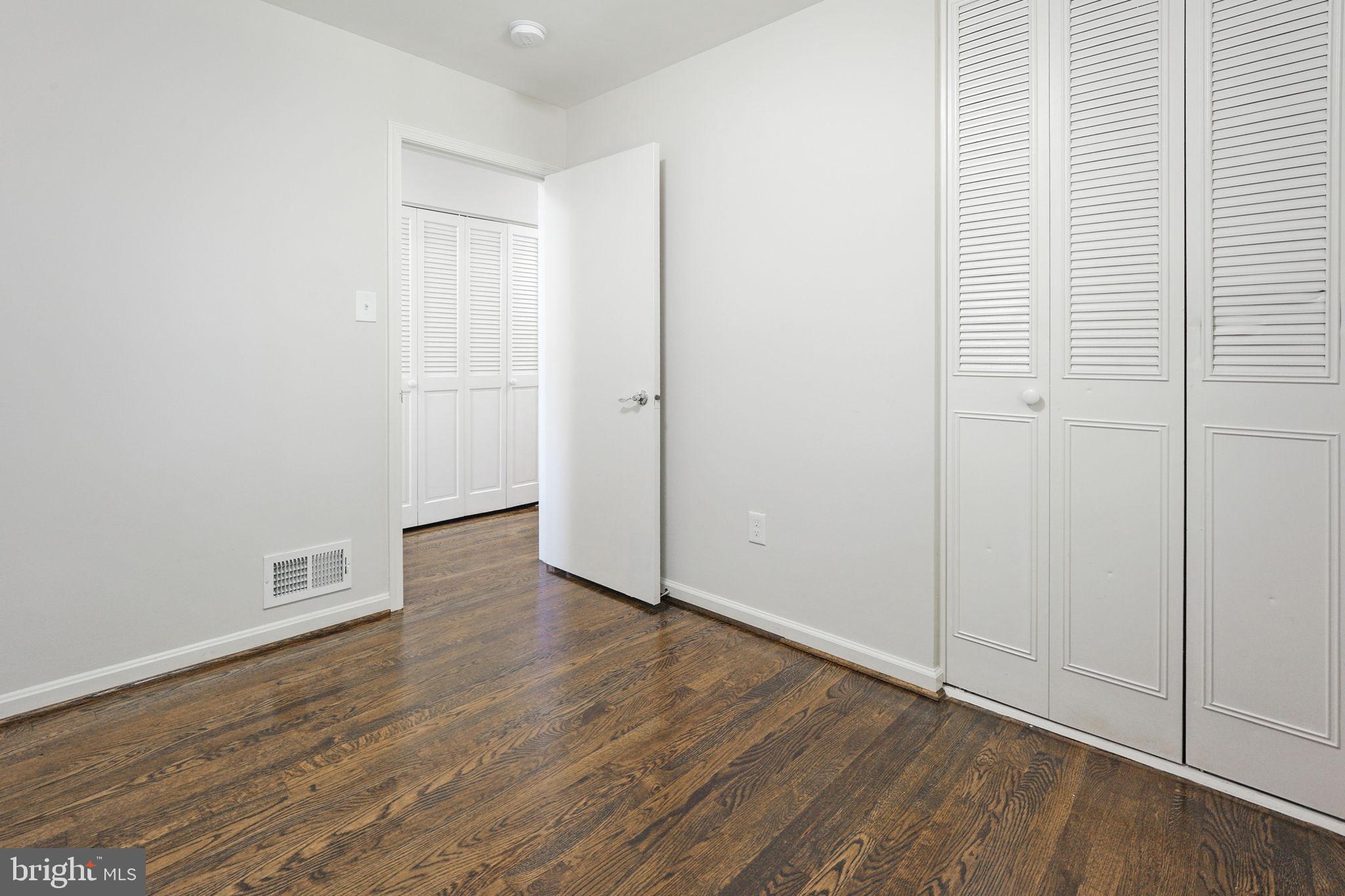 6814 Landor Lane Springfield, VA 22152 - Photo 26 of 38 4th bedroom
