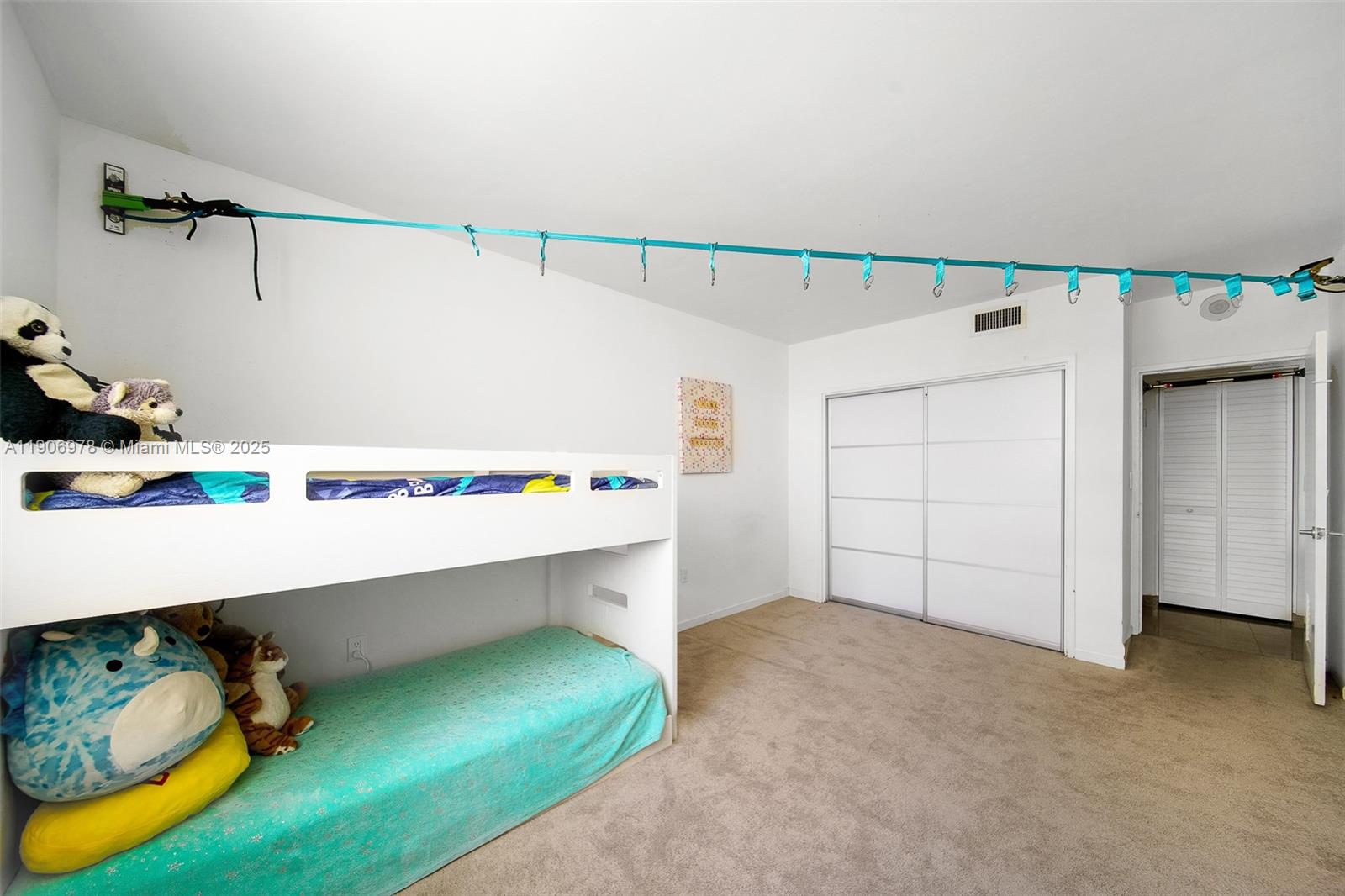 5825 Collins Avenue, Unit 10G Miami Beach, FL 33140 - Photo 36 of 51