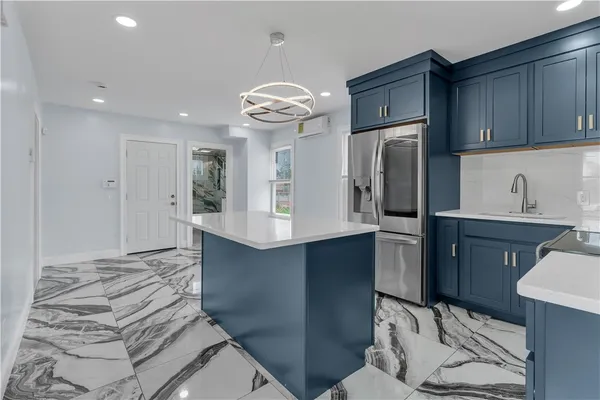 $2,000 | 255 Pearl Street, Unit 1, Providence, RI 02907