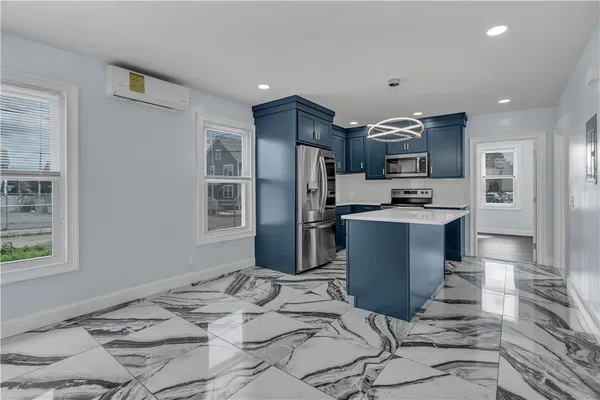 $2,000 | 255 Pearl Street, Unit 1, Providence, RI 02907