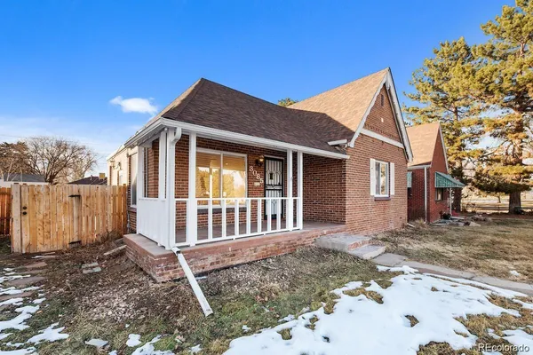 $2,895 | 3085 Clermont Street, Denver, CO 80207