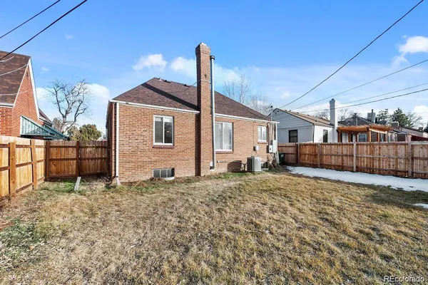 $2,895 | 3085 Clermont Street, Denver, CO 80207
