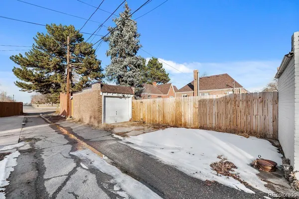 $2,895 | 3085 Clermont Street, Denver, CO 80207