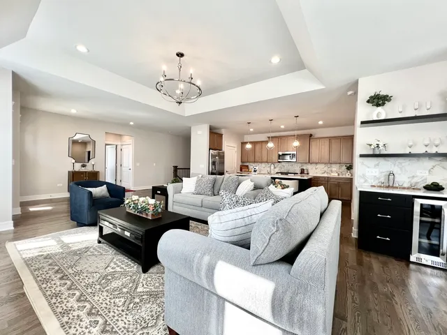 $539,800 | 45 Steeple Bend Lane, Evergreen Park, IL 60805