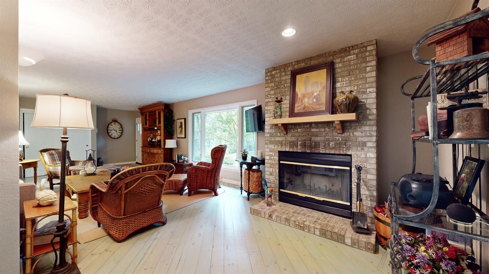 15677 Gardner Road Galien, MI 49113 - Photo 6 of 46 06_15677GardnerRoad_2009_Large