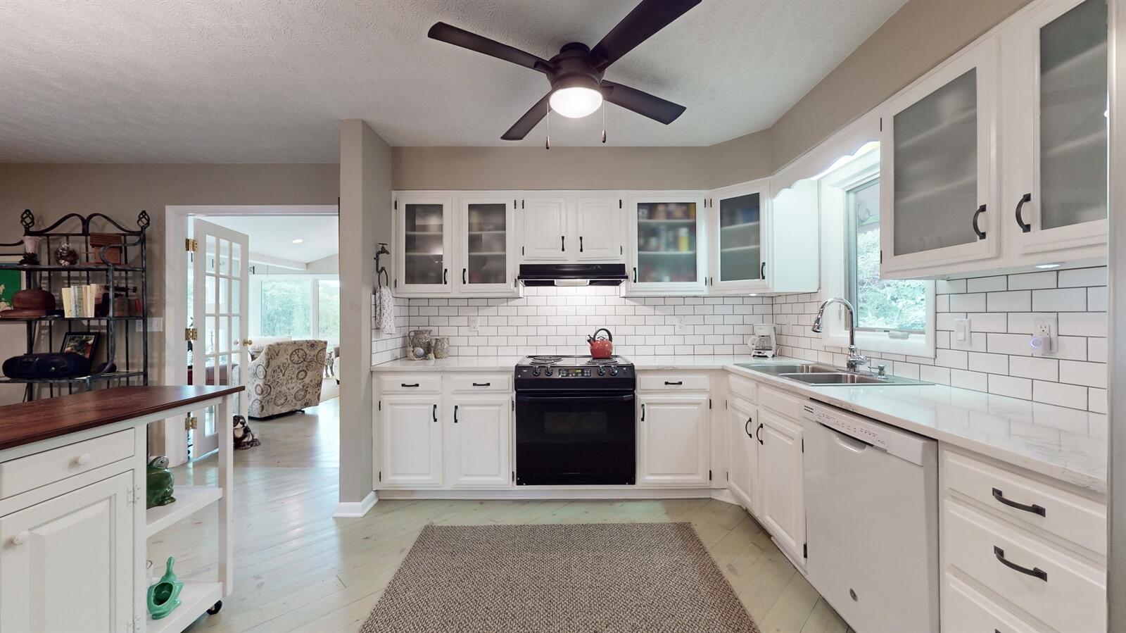 15677 Gardner Road Galien, MI 49113 - Photo 7 of 46 07_15677GardnerRoad_2012_Large