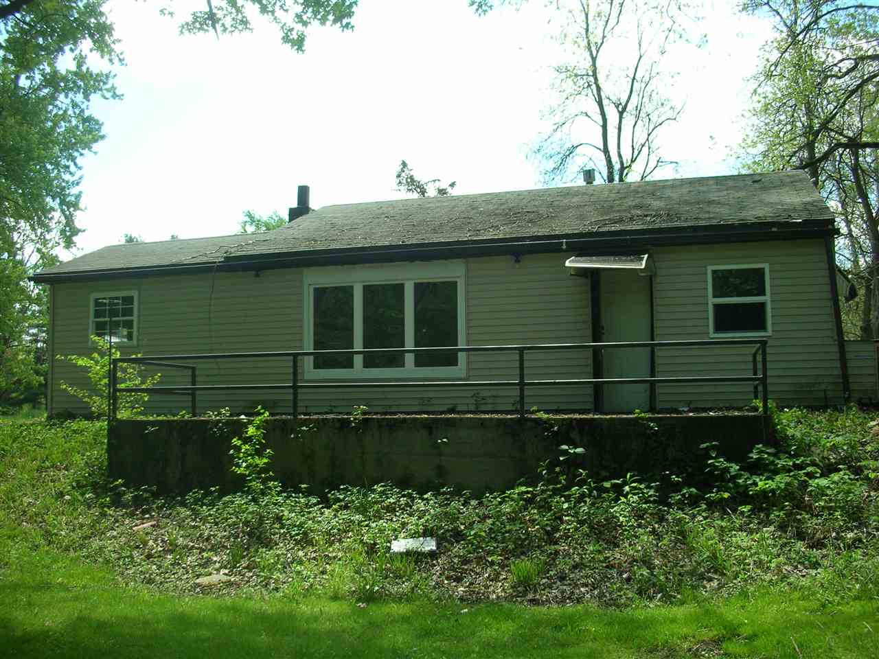9436 Sycamore Bend Rochester, IN 46975 - Photo 2 of 9