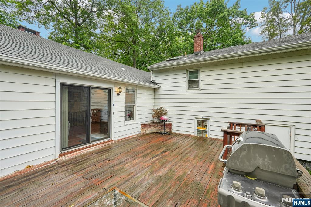 108 Morningside Road Paramus, NJ 07652 - Photo 40 of 45