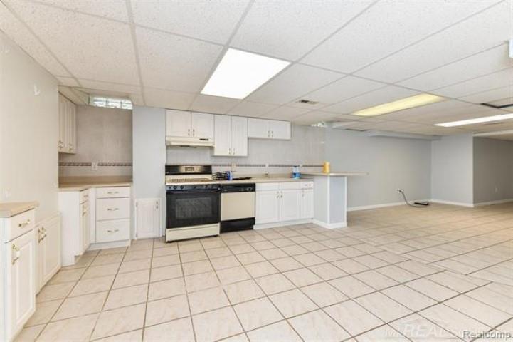46564 Mornington Road Canton, MI 48188 - Photo 31 of 35