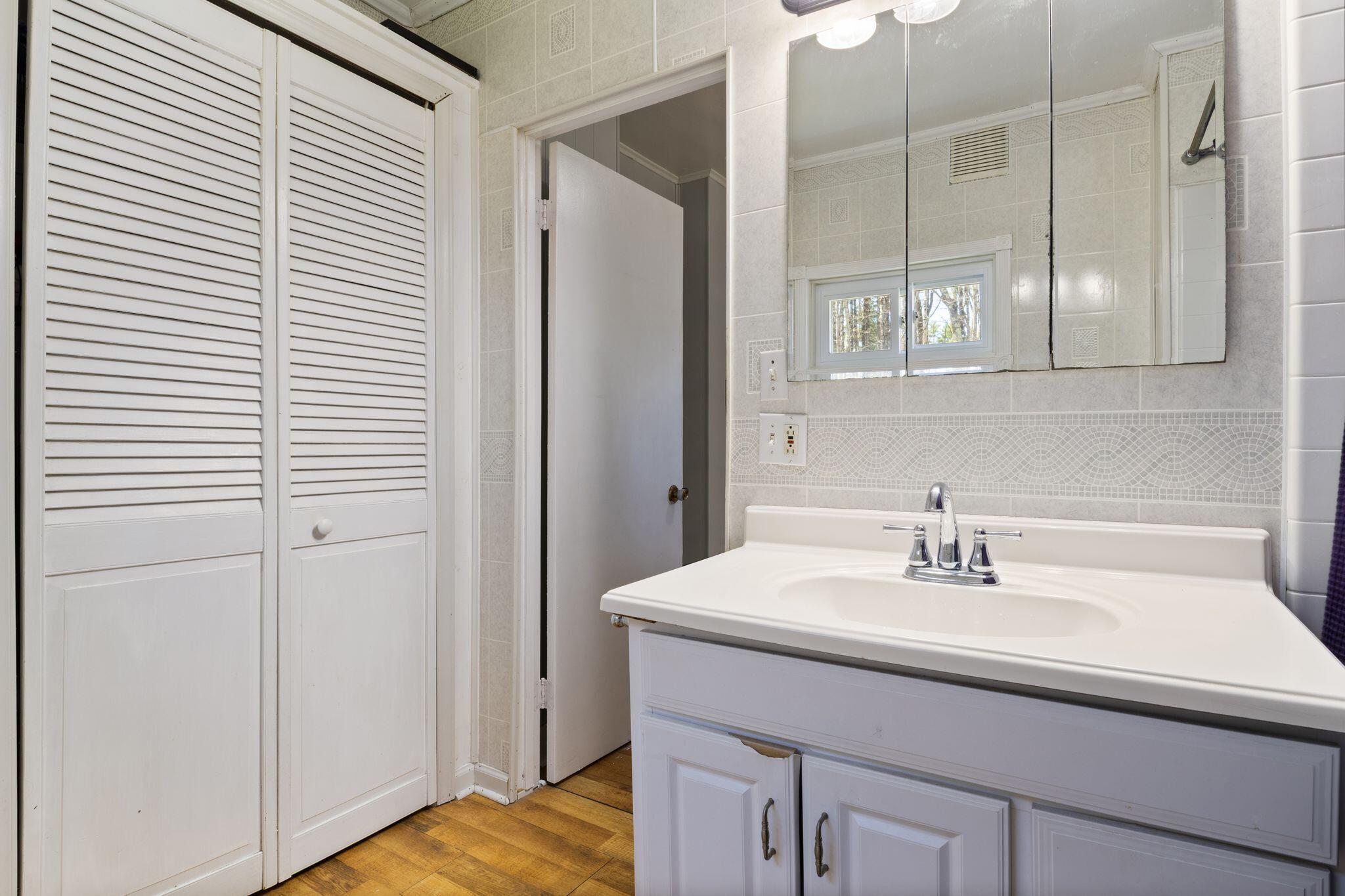 407 Northeast Road Standish, ME 04084 - Photo 13 of 41 407_Northeast_Rd_063