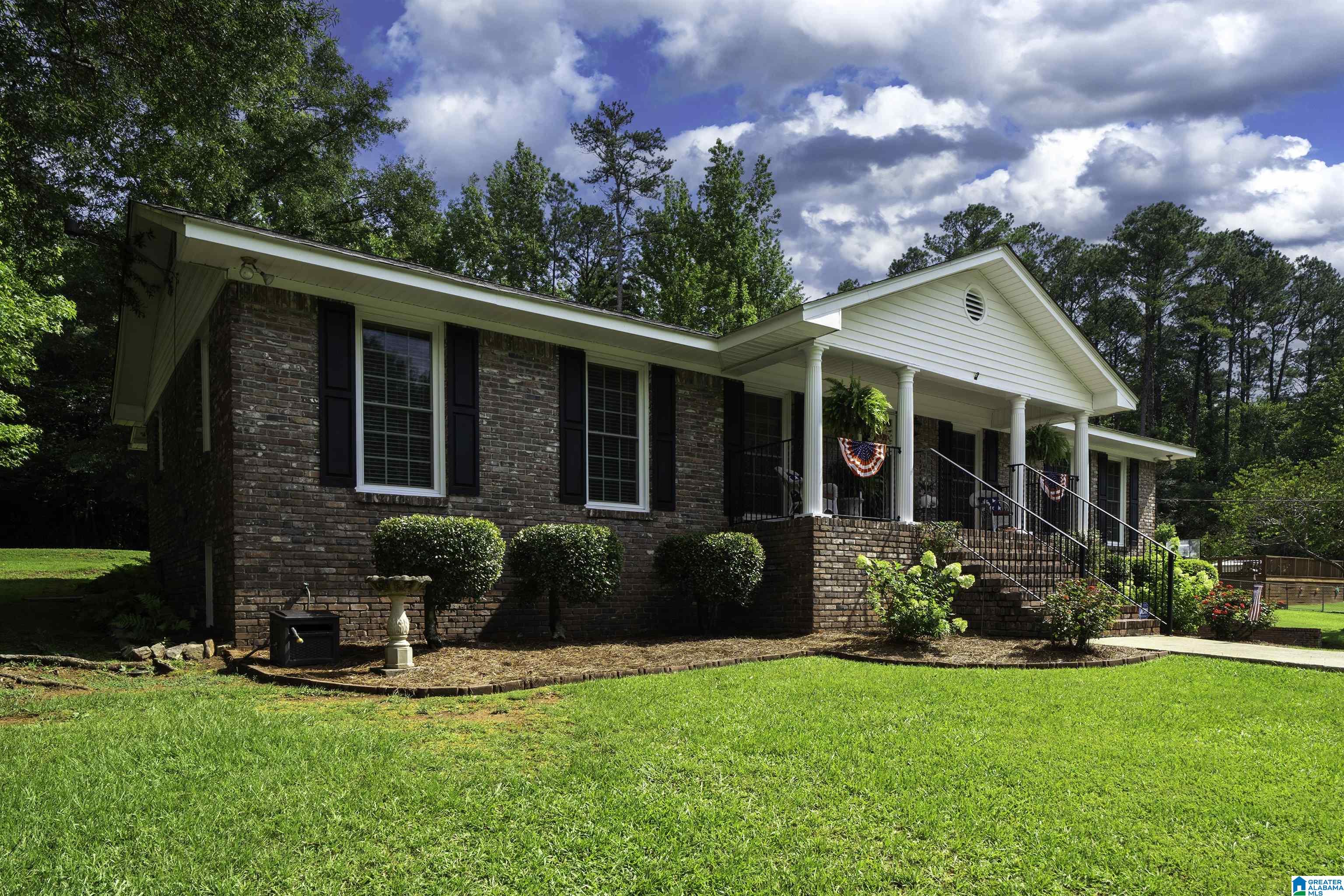 8422 North Valley Road Pinson, AL 35126 - Photo 3 of 28
