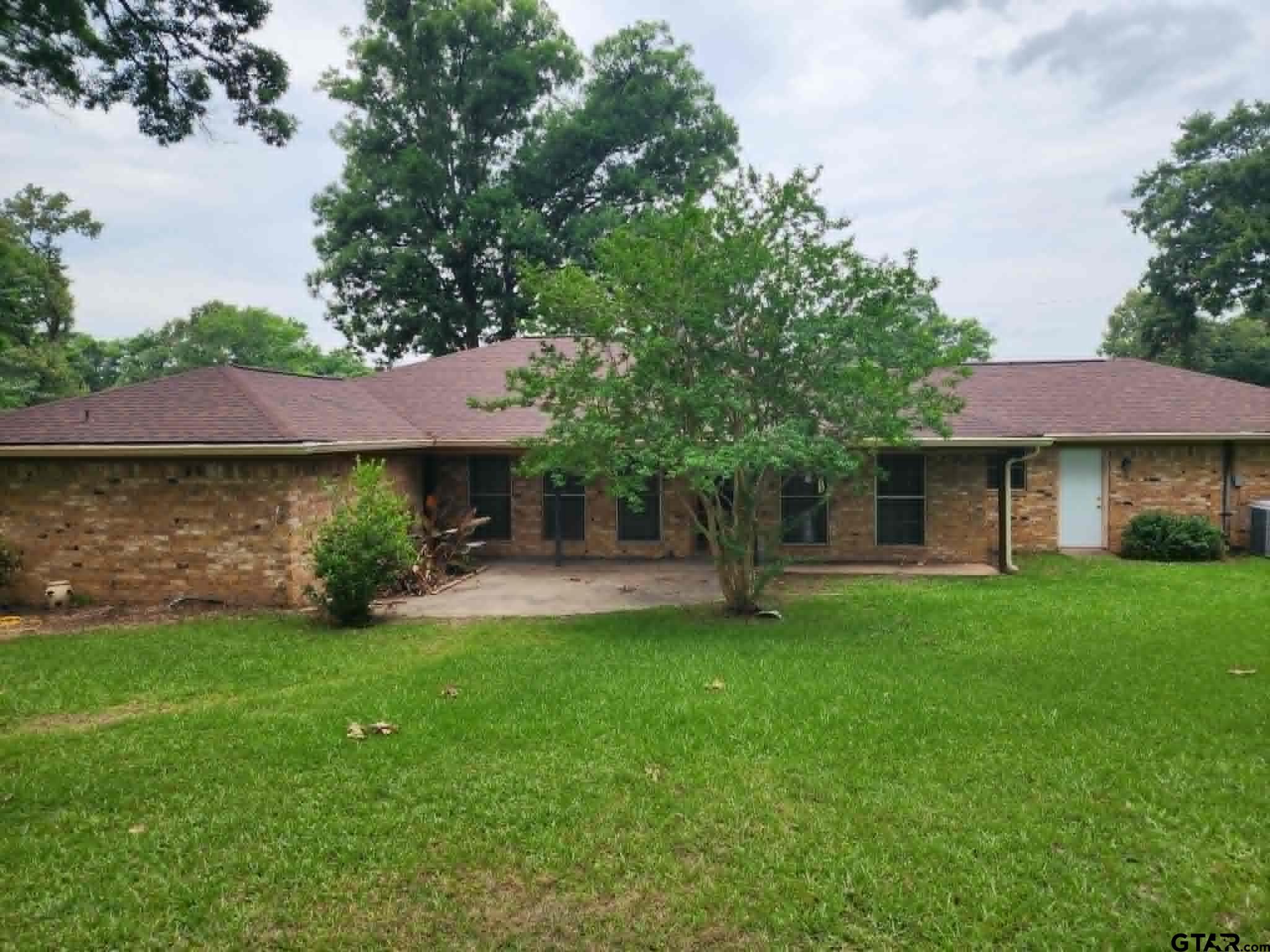 1308 Fairhaven Street Longview, TX 75605 - Photo 3 of 37
