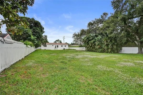 $3,950 | 5801 Southwest 20th Street, Miami, FL 33155