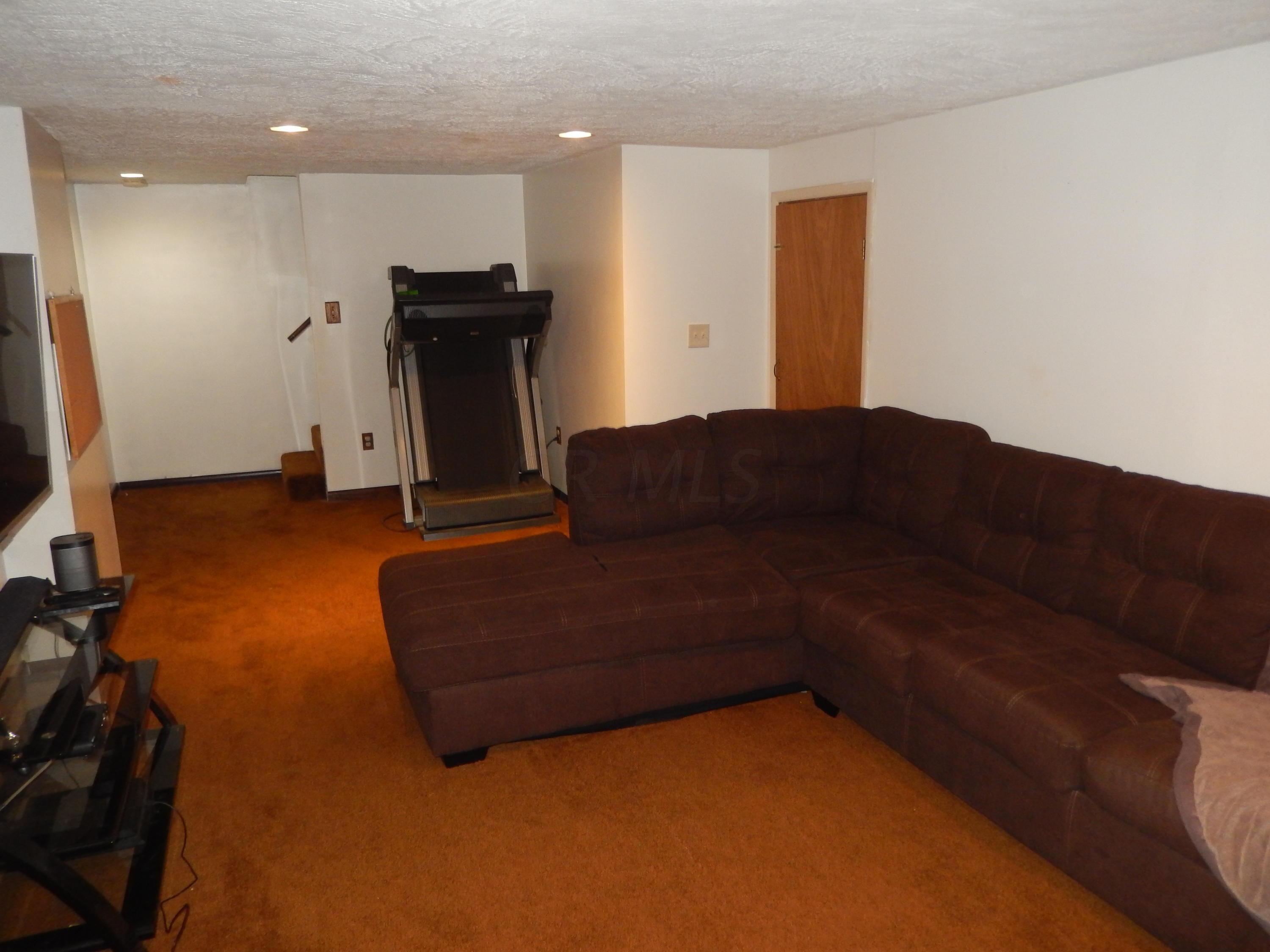 5493 Aspen Road Columbus, OH 43229 - Photo 36 of 45 Gallery Image 36