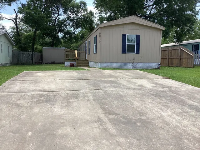 $1,550 | 10030 Cedar Landing Drive, Baytown, TX 77521