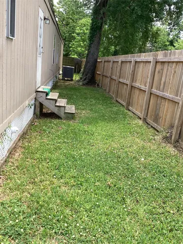 $1,550 | 10030 Cedar Landing Drive, Baytown, TX 77521