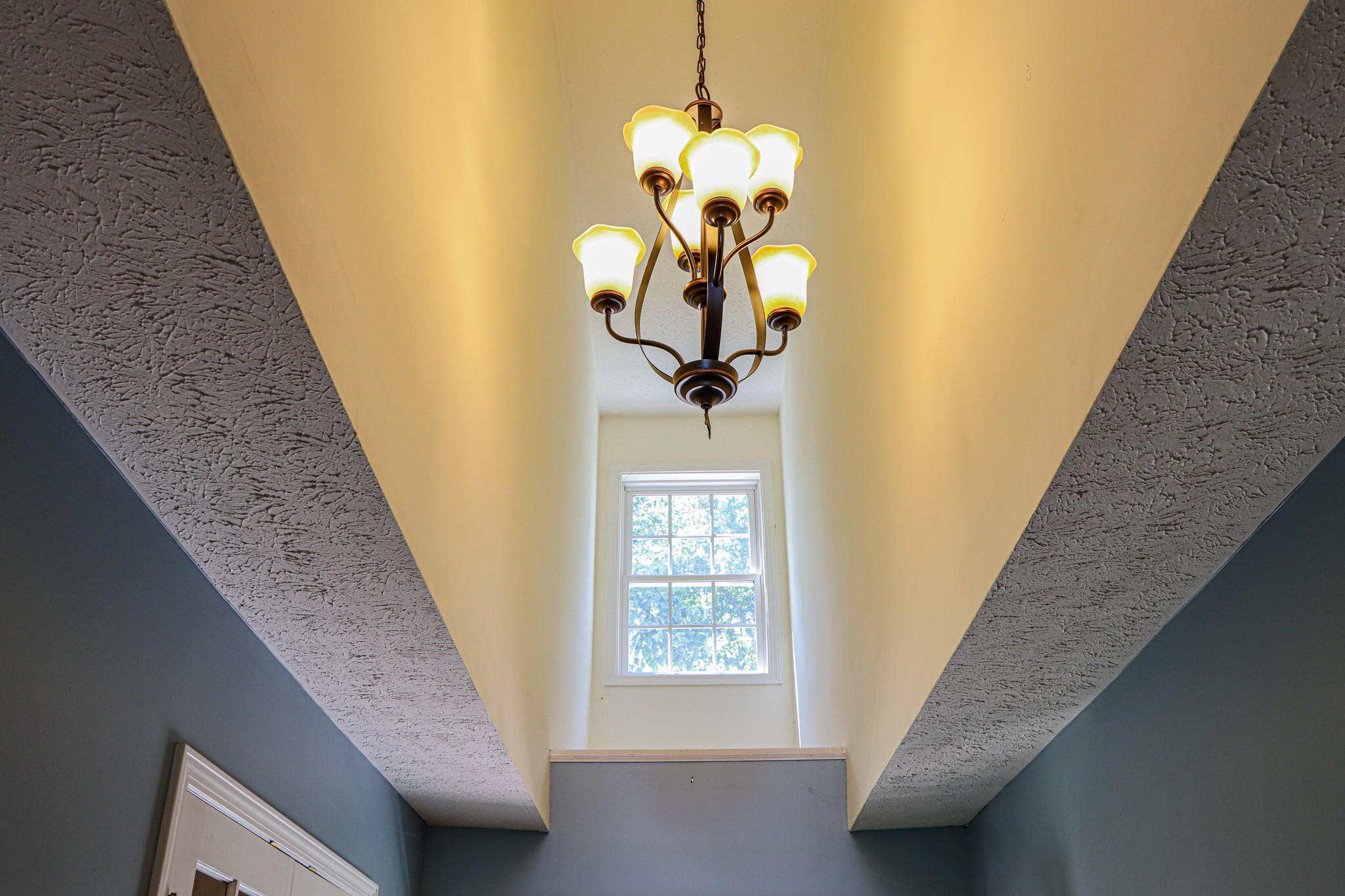 2963 Cole Ridge Road Beechgrove, TN 37018 - Photo 9 of 31 a view of entryway