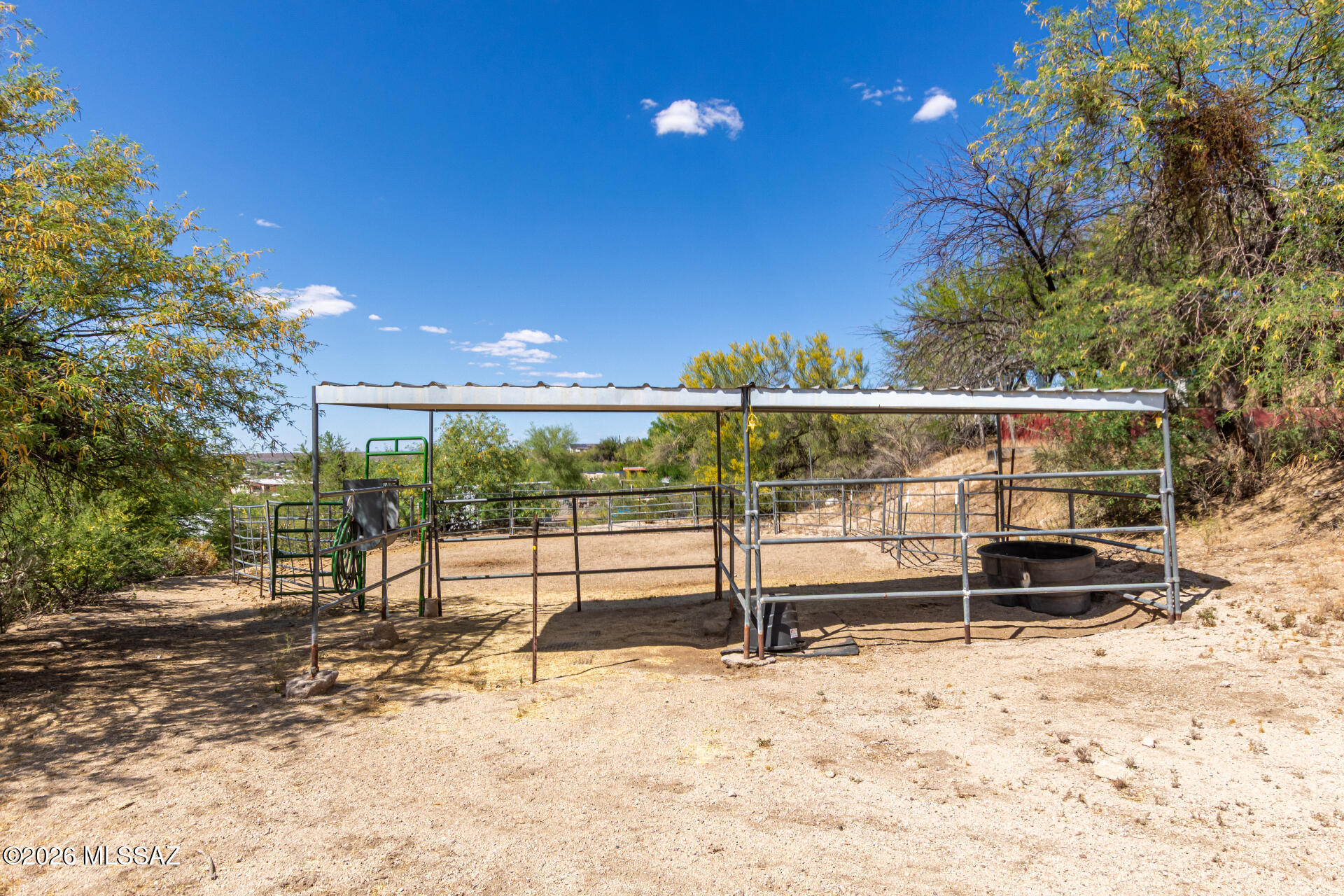 14813 North Swan Road Tucson, AZ 85739 - Photo 40 of 45 1 of 2 horse covered pens.
