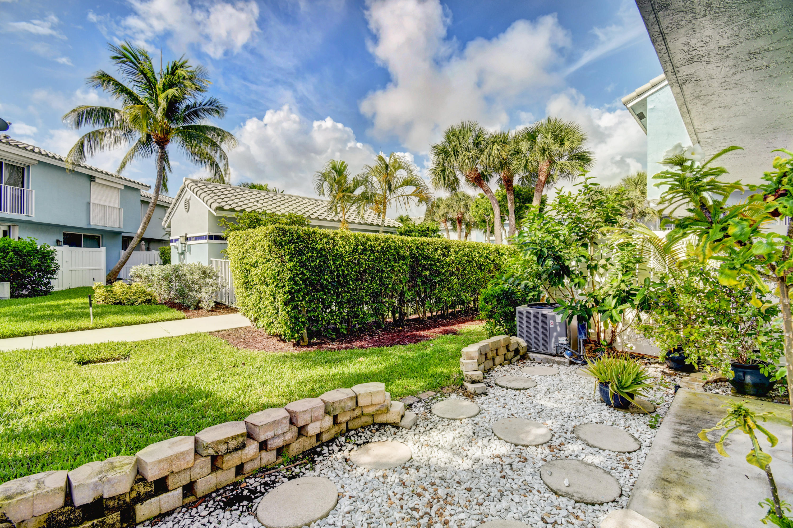 1064 Jeffery Street Boca Raton, FL 33487 - Photo 16 of 54 DSC_9620_1_2_3_4