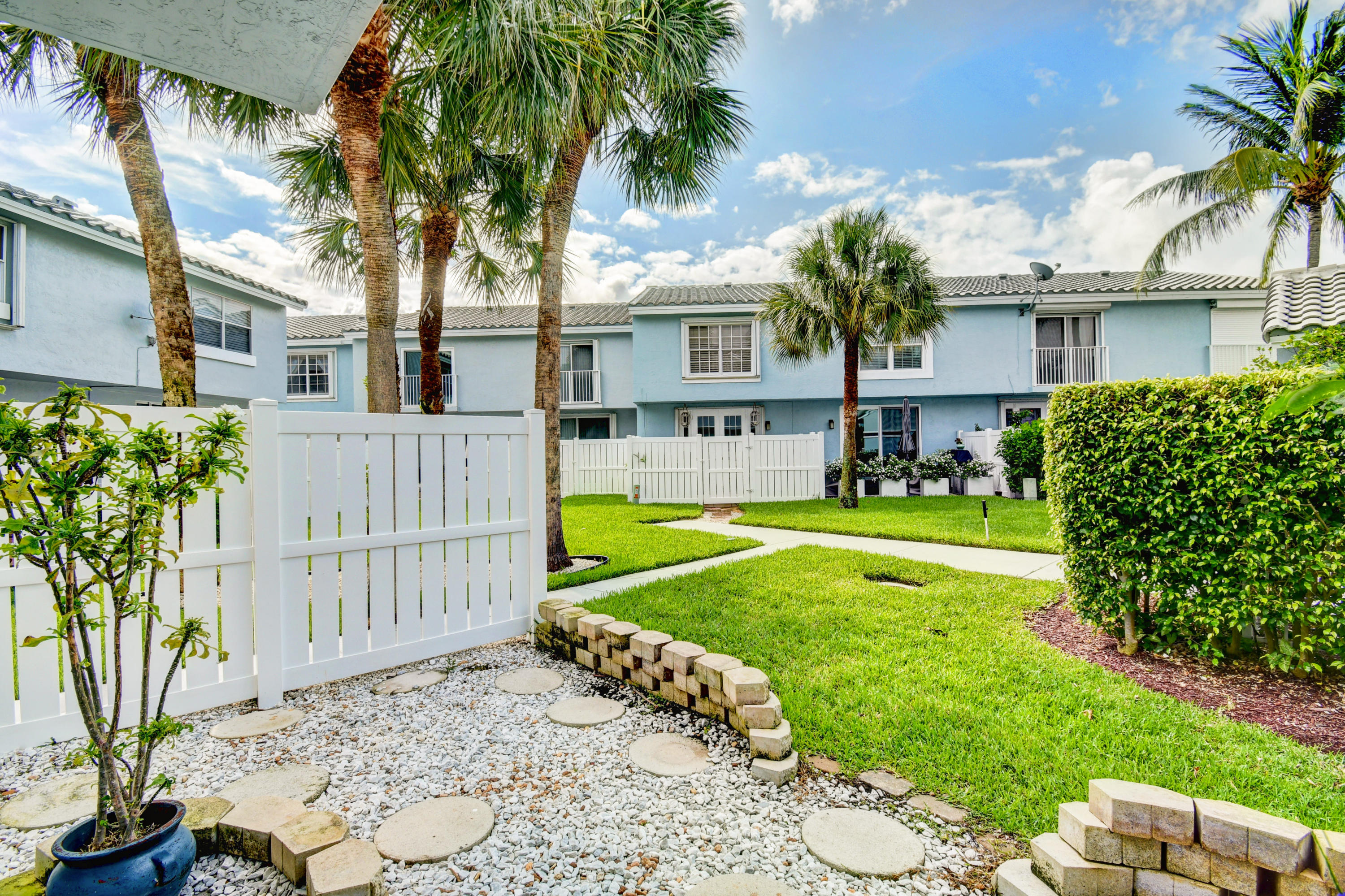 1064 Jeffery Street Boca Raton, FL 33487 - Photo 10 of 54 DSC_9575_6_7_8_9