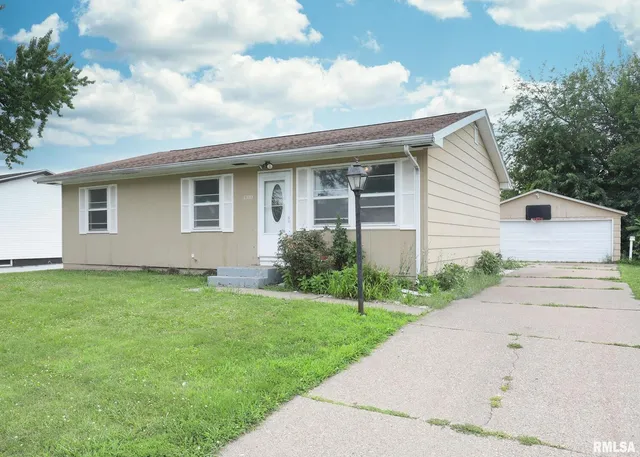 $163,900 | 1310 Calvin Street, Davenport, IA 52804