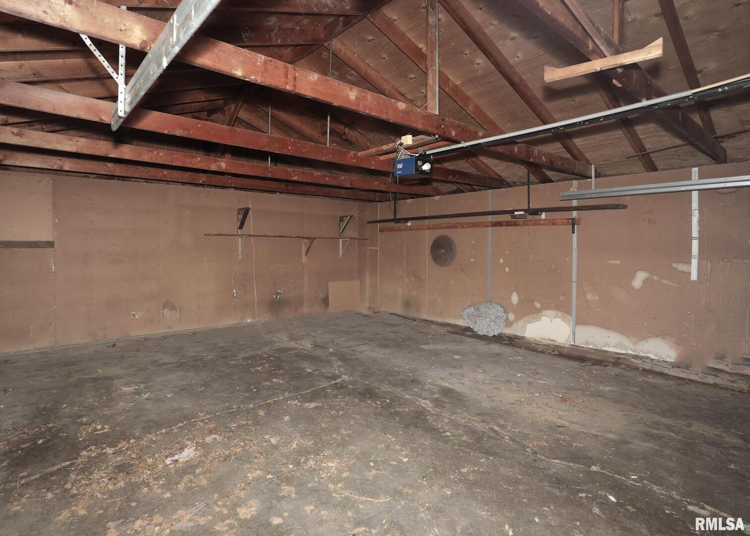 1310 Calvin Street Davenport, IA 52804 - Photo 39 of 39 a view of empty room