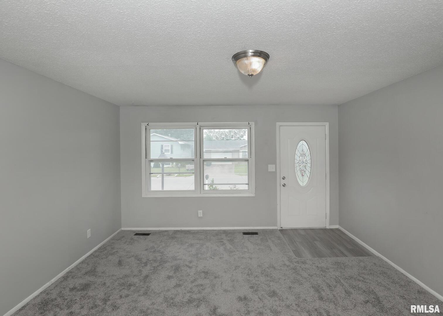 1310 Calvin Street Davenport, IA 52804 - Photo 10 of 39