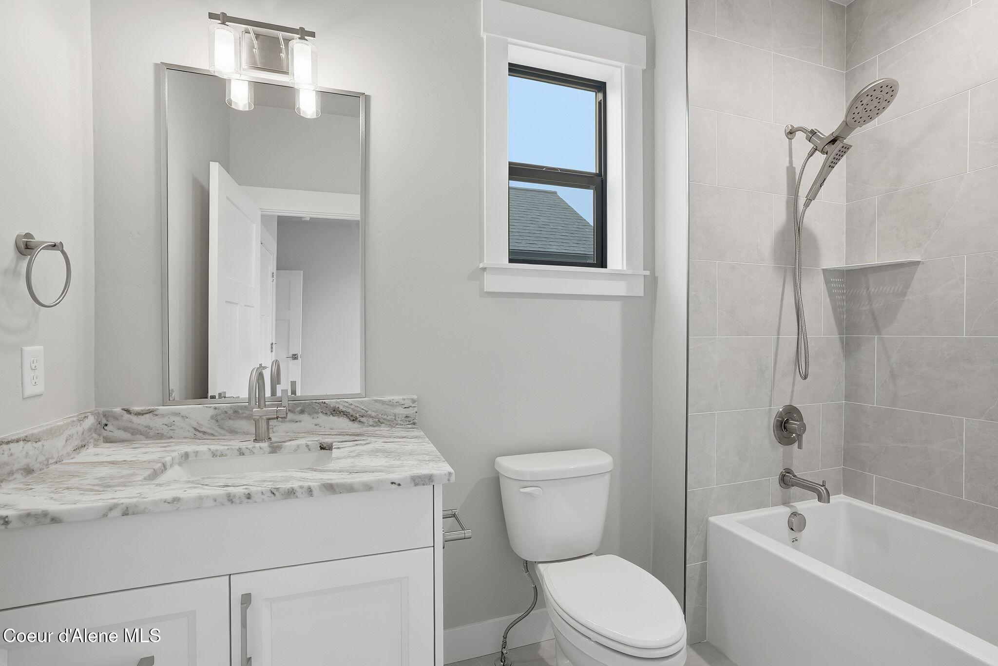 4448 West Enclave Way Coeur D'Alene, ID 83815 - Photo 22 of 28 Guest Bathroom 2