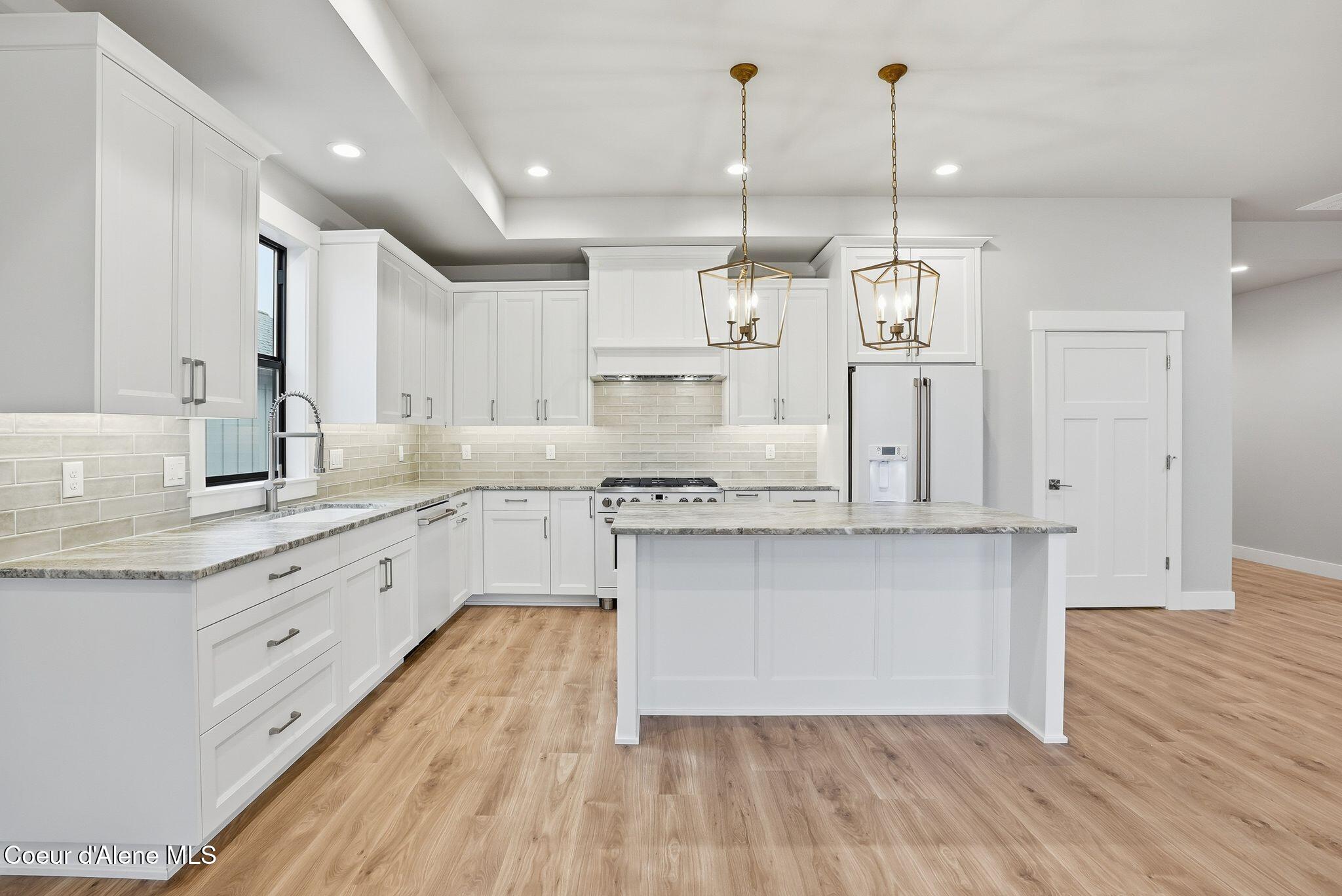 4448 West Enclave Way Coeur D'Alene, ID 83815 - Photo 9 of 28 Kitchen