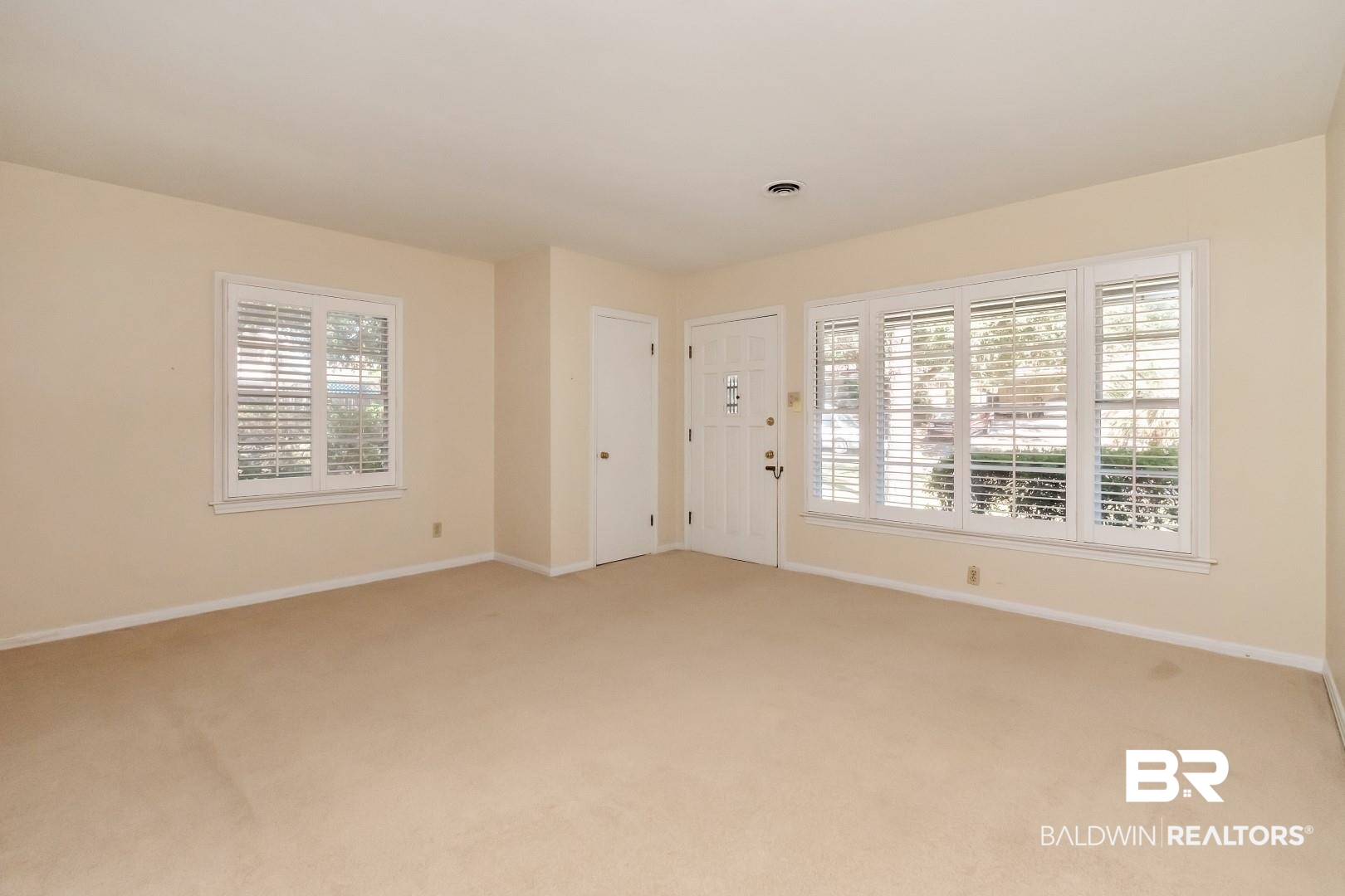 1502 Crestview Drive Mobile, AL 36693 - Photo 6 of 34