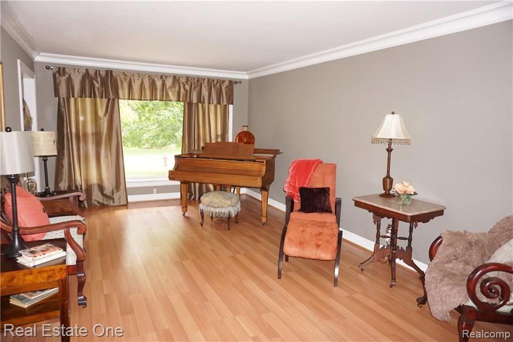 1620 Oakstone Drive Rochester Hills, MI 48309 - Photo 4 of 32