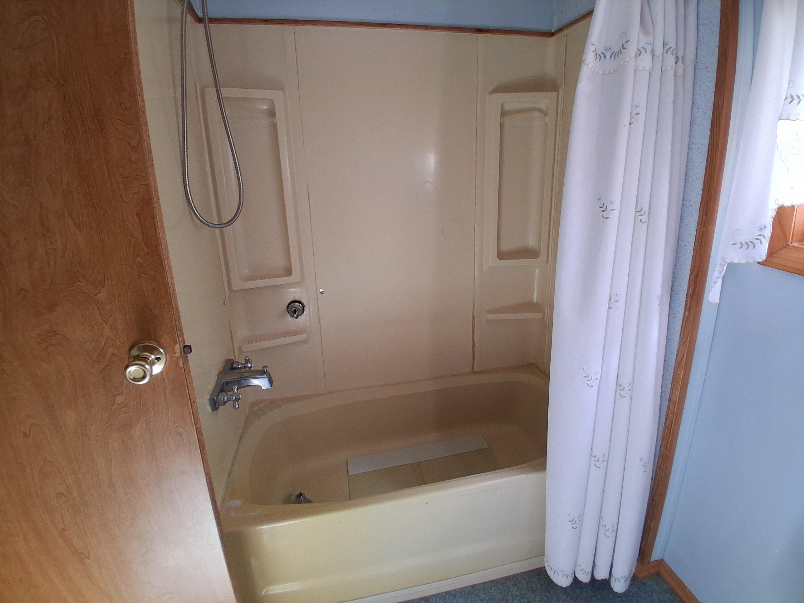 656 River Road Benton, ME 04901 - Photo 10 of 25 Full bath