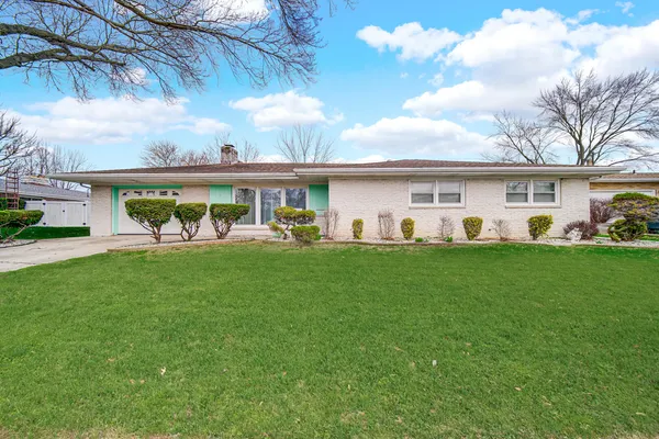 $249,900 | 3606 East 34th Place, Hobart, IN 46342