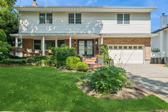 $2,650,000 | 992 Dartmouth Lane, Woodmere, NY 11598