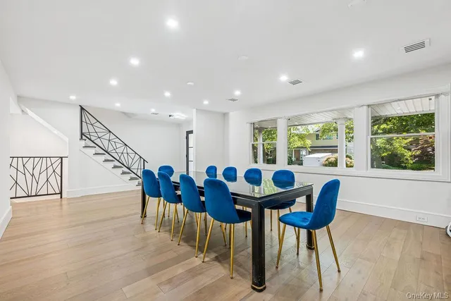 $2,650,000 | 992 Dartmouth Lane, Woodmere, NY 11598