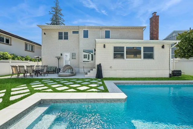 $2,650,000 | 992 Dartmouth Lane, Woodmere, NY 11598