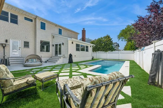 $2,650,000 | 992 Dartmouth Lane, Woodmere, NY 11598