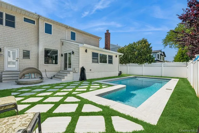 $2,650,000 | 992 Dartmouth Lane, Woodmere, NY 11598